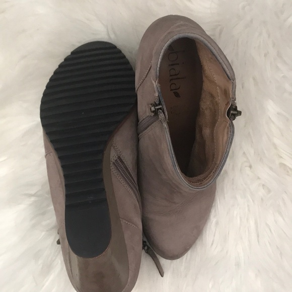 Biala Ashton leather wedge Ankle Bootie Taupe - Picture 7 of 8